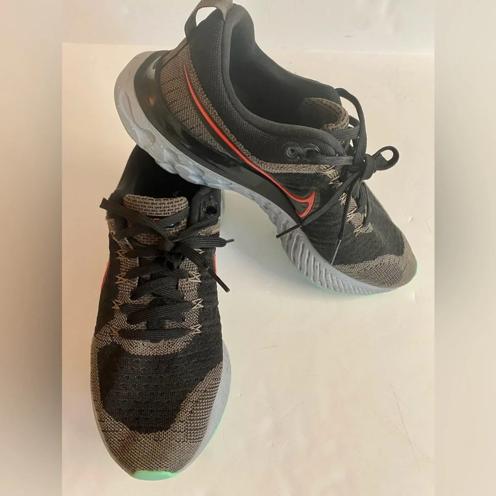 Nike React Infinity Running Shoes.Size 11.5 in excellent condition.